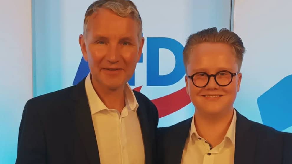 Selfie mit Höcke: 16-Jährigem wird Ausbildungsvertrag gekündigt