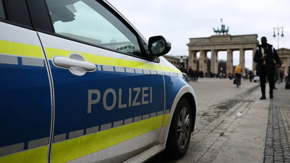 Polizei gibt Messer-Kurs an Berliner Schulen